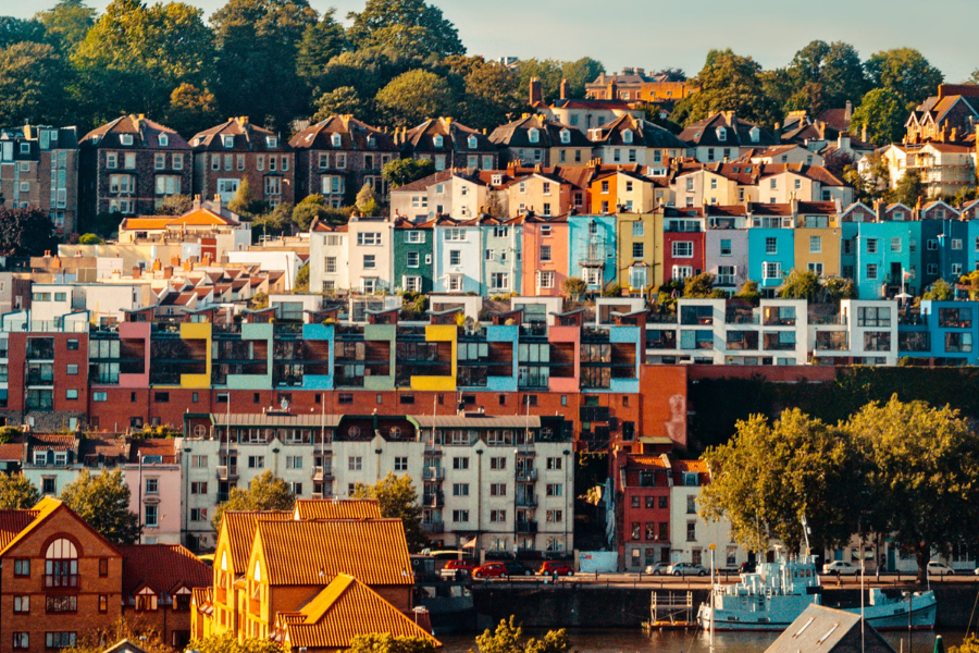 VEGAN GROUPS UNITE TO PROVIDE 2,000 MEALS TO THOSE IN NEED IN BRISTOL