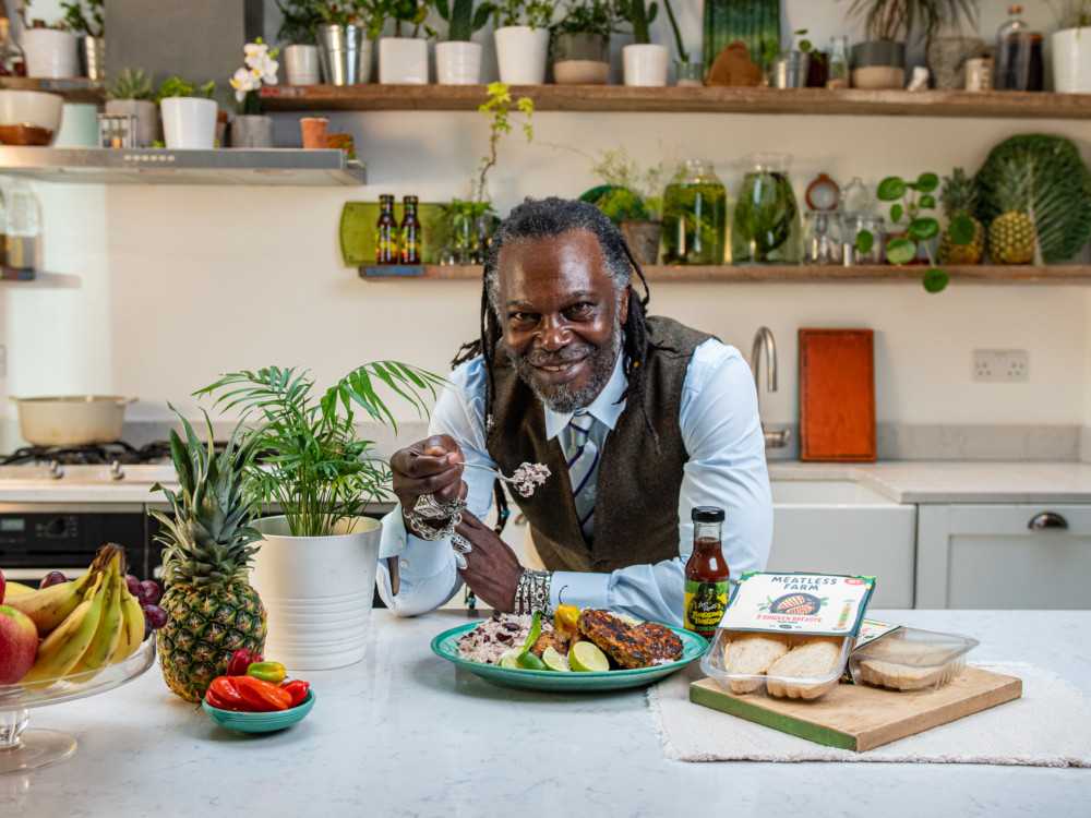 MEATLESS FARM PARTNERS WITH LEVI ROOTS TO LAUNCH THE UK’S FIRST MEAT FREE JERK CHICKEN RESTAURANT FOR VEGANUARY