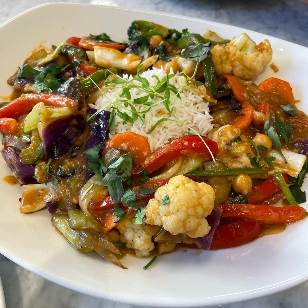 Spring Café Aspen Cafe Brings Colorful Plant Based Eats to NYC