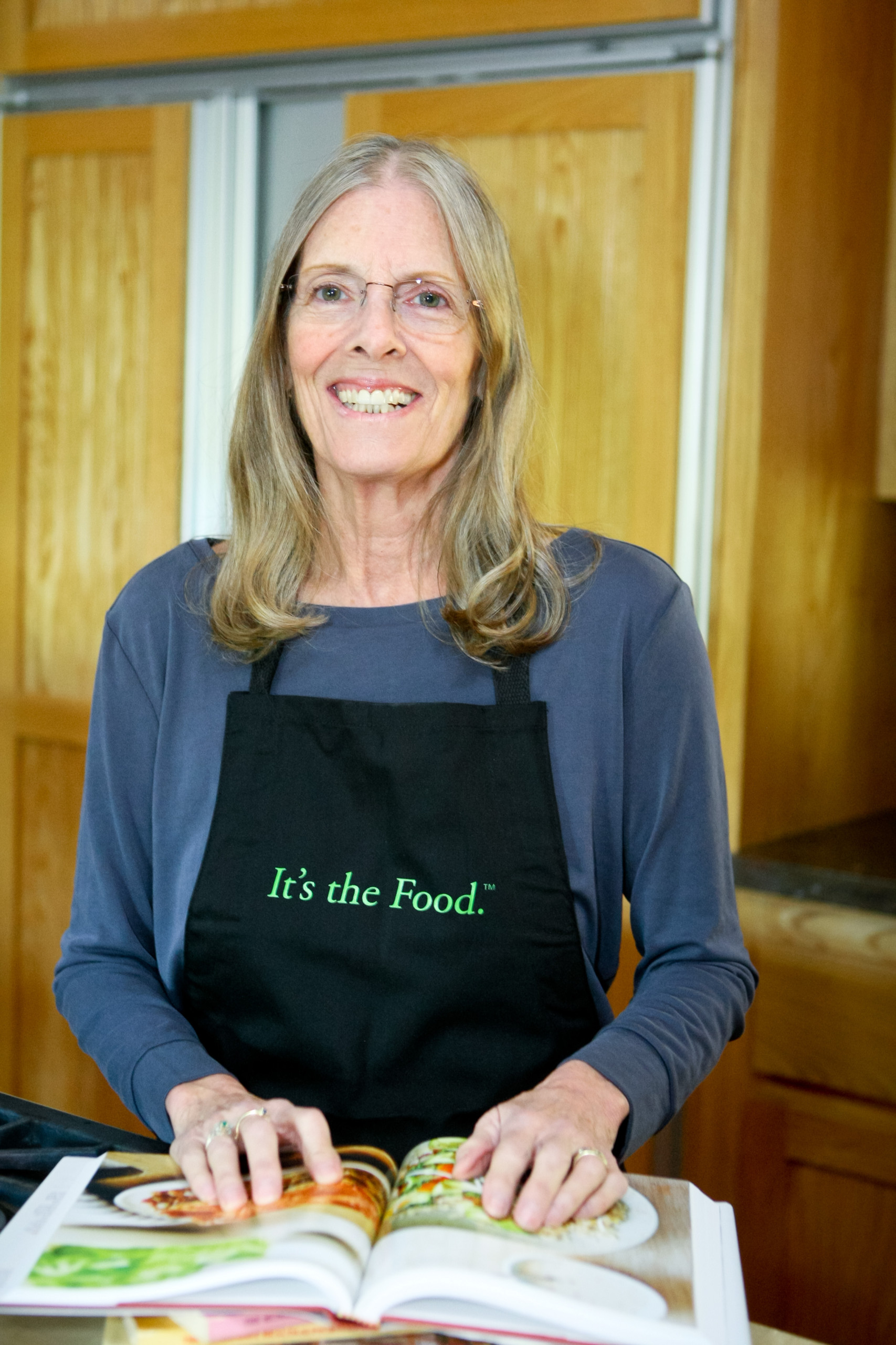 Creamy Golden Gravy Over Mashed Potatoes VEGWORLD Magazine