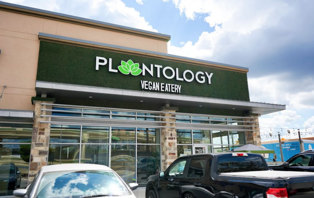 Restaurant Spotlight: Plantology (Vegan Avenue + Kind Burgers)